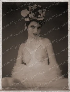 reisinger zsuzsanna polaroid x